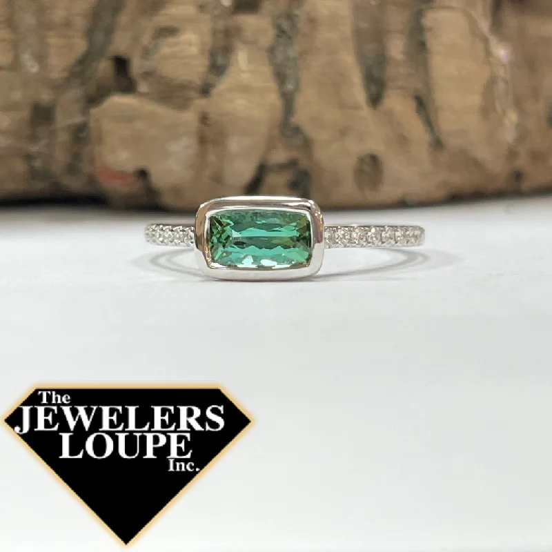 The vintage gemstone rings with rare emeralds gleamed brightly-14K White Gold Green Tourmaline and Diamond Ring (96416)