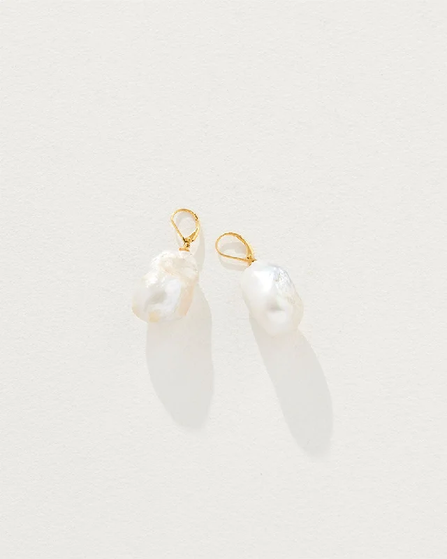 Lightweight drop earrings designed for everyday wear and casual elegance -Cocoon Pearl Earrings Gold