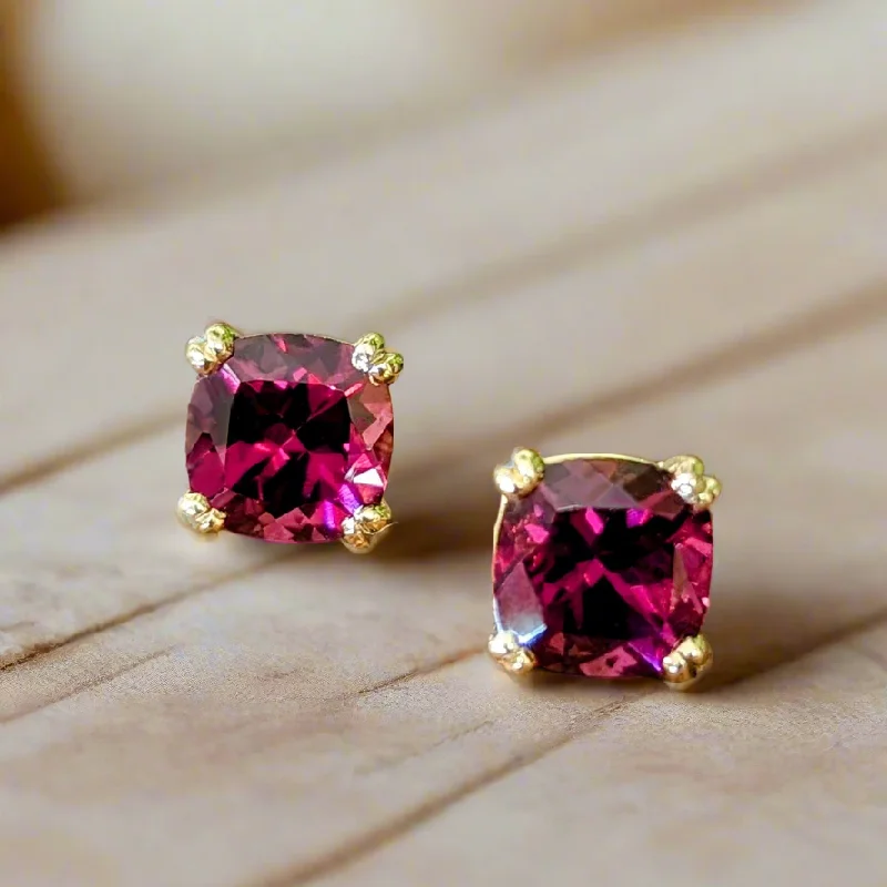 Rhodolite Garnet studs