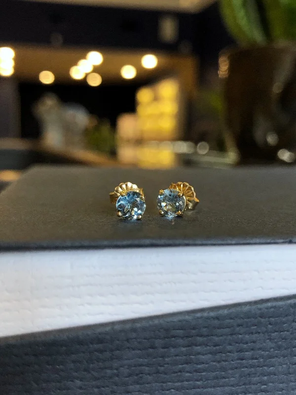 Zoma Color Aquamarine Studs